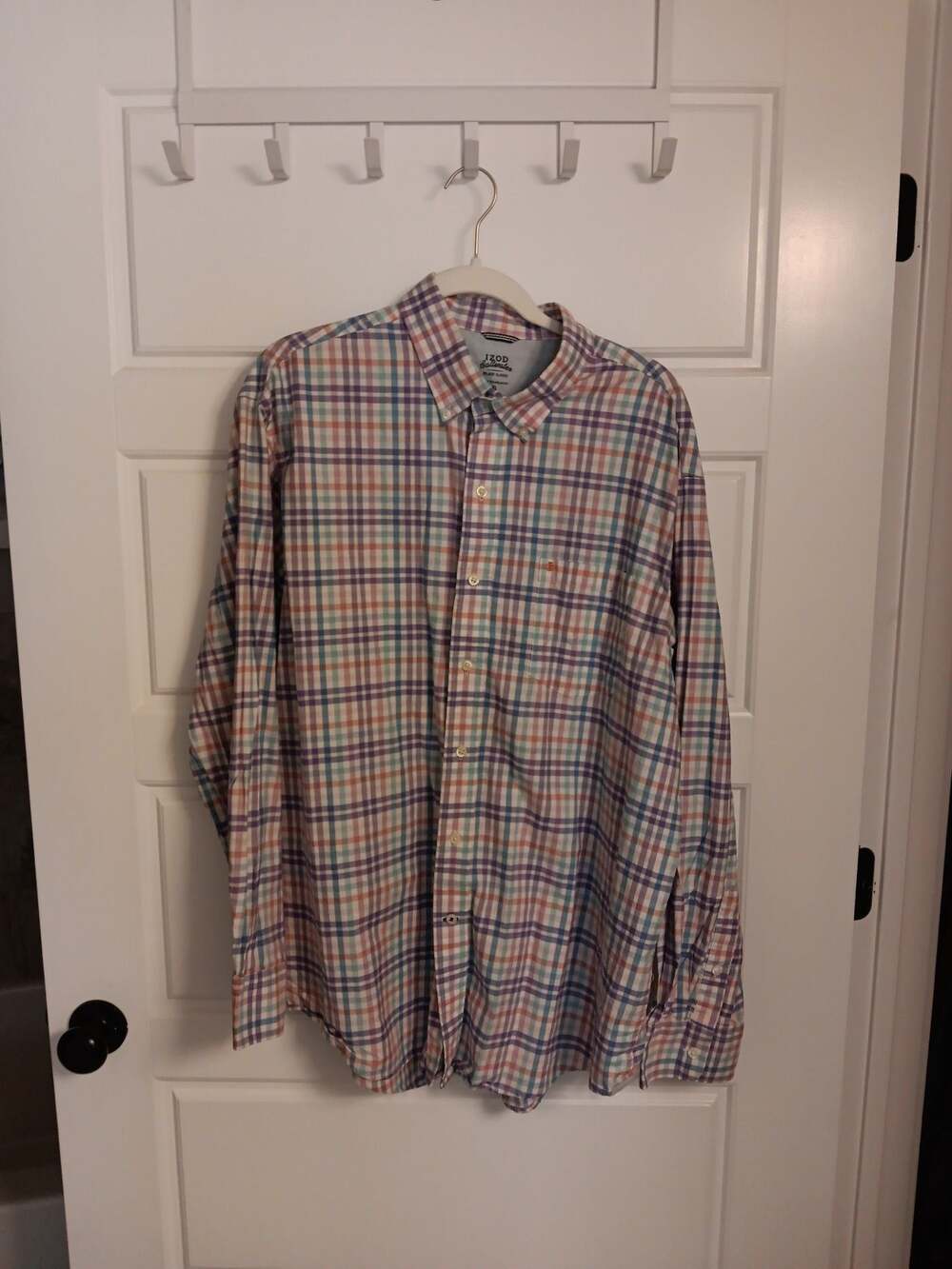IZOD Saltwater Relaxed Classics Men's Plaid Long Sleeve Button Down Shirt